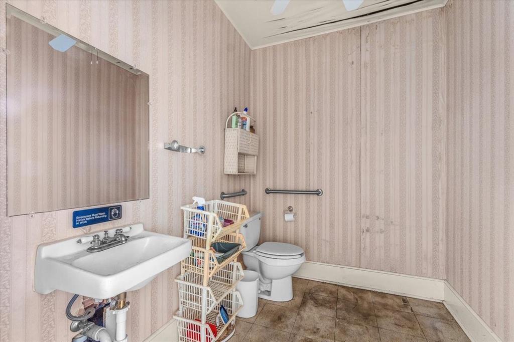 Mccarty - Commercial Sale