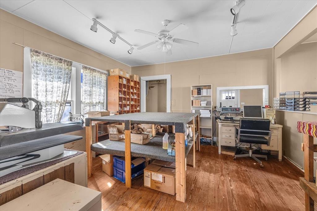 Mccarty - Commercial Sale