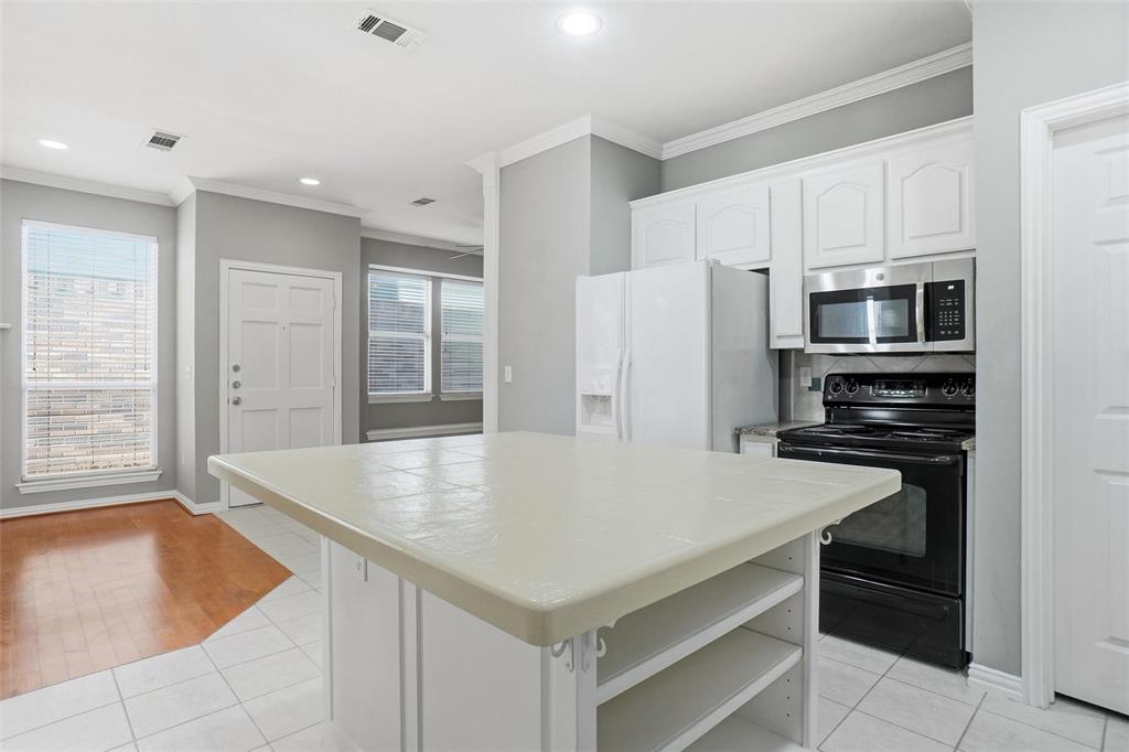 Shadowood Trail Condo - Residential