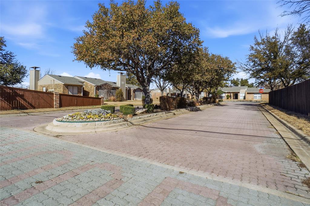 Shadowood Trail Condo - Residential