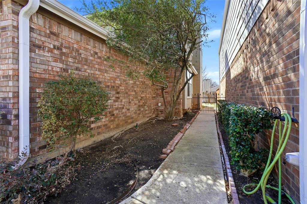 Shadowood Trail Condo - Residential