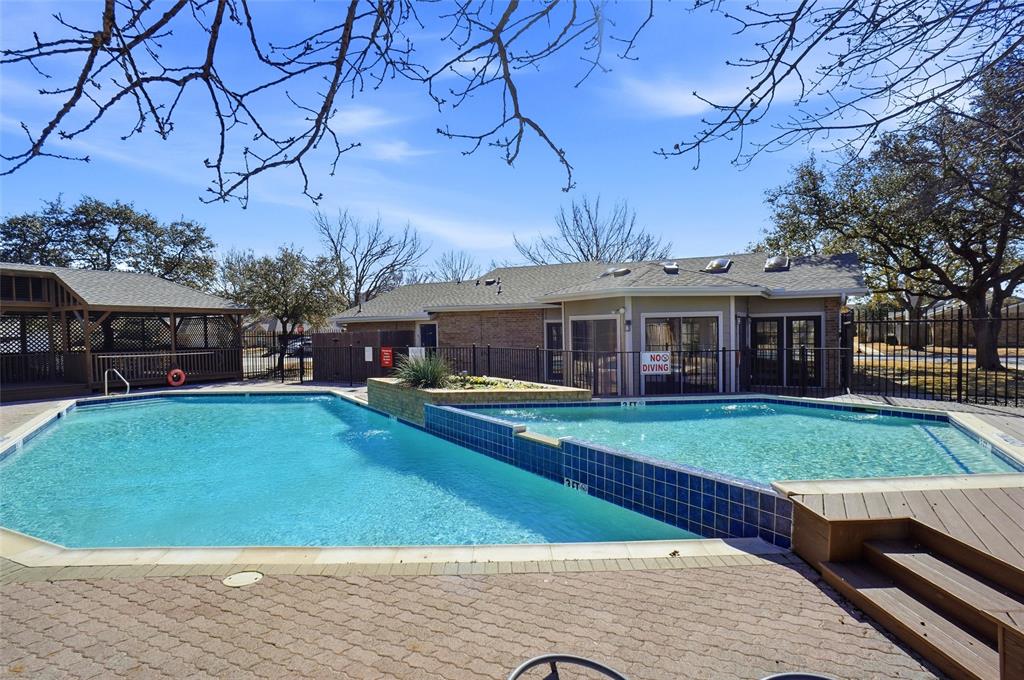 Shadowood Trail Condo - Residential