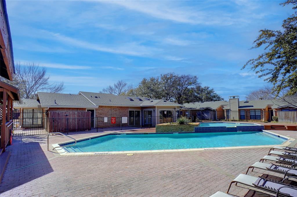 Shadowood Trail Condo - Residential