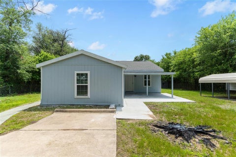 Photo of 9573 Silvey Dr, Hawk Cove, TX 75474 (MLS # 21401596)