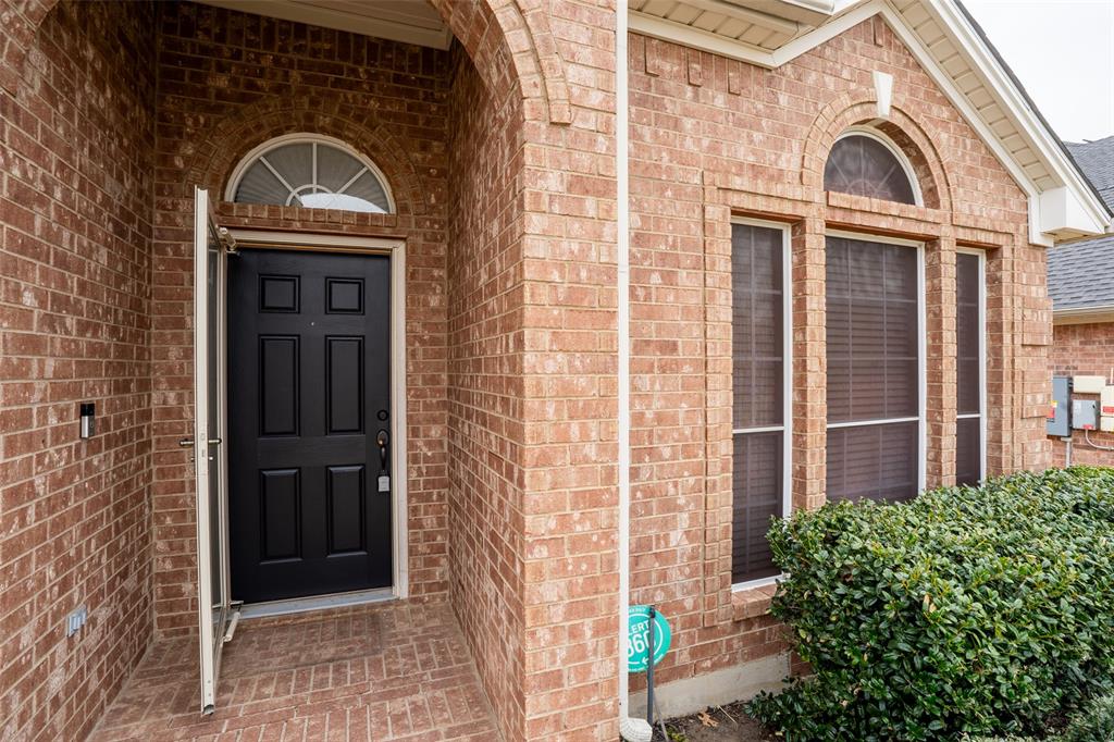 8700 Shadow Trace Drive