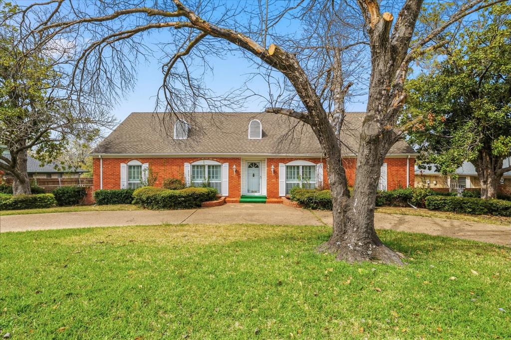 1309 Briar Hollow Lane