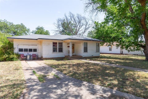 Photo of 1404 Herring, Merkel, TX 79536 (MLS # 21388600)