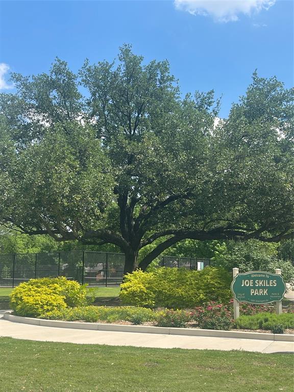 1716-1718 Stonegate Drive