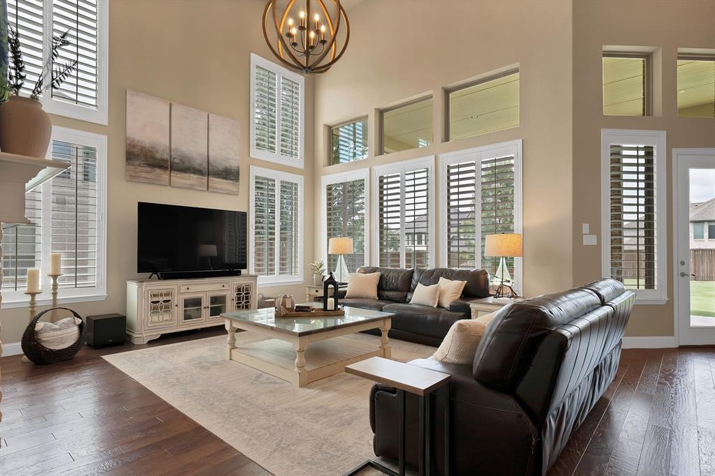 1611 Chisholm Trail