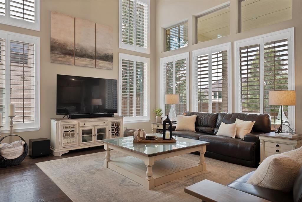 1611 Chisholm Trail