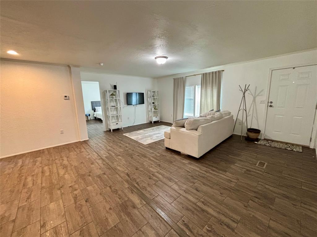 Falcon Crest - Residential Lease