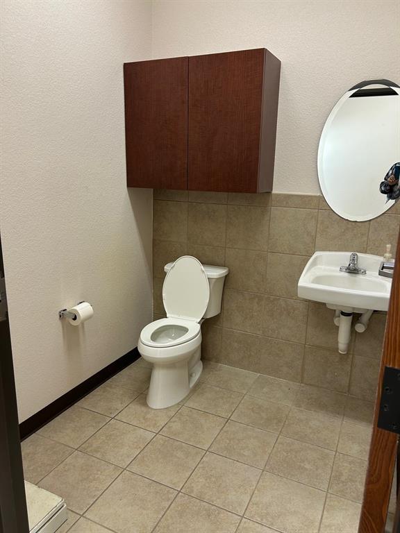 1905 Bedford Road 200