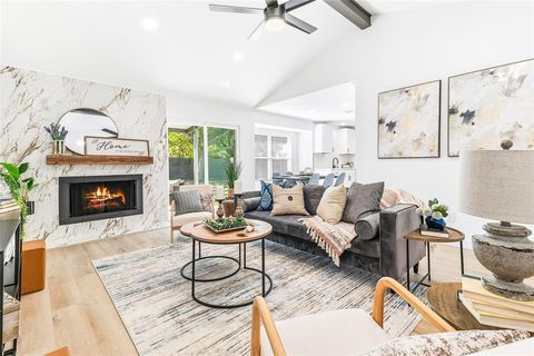 902 Warrington Court Arlington TX 76014