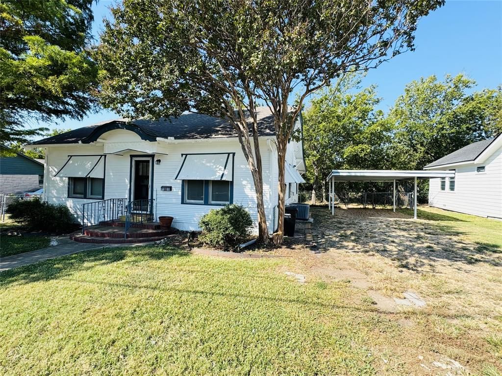 Photo of 311 Gibson Street, Mesquite, TX 75149 (MLS # 21076542)