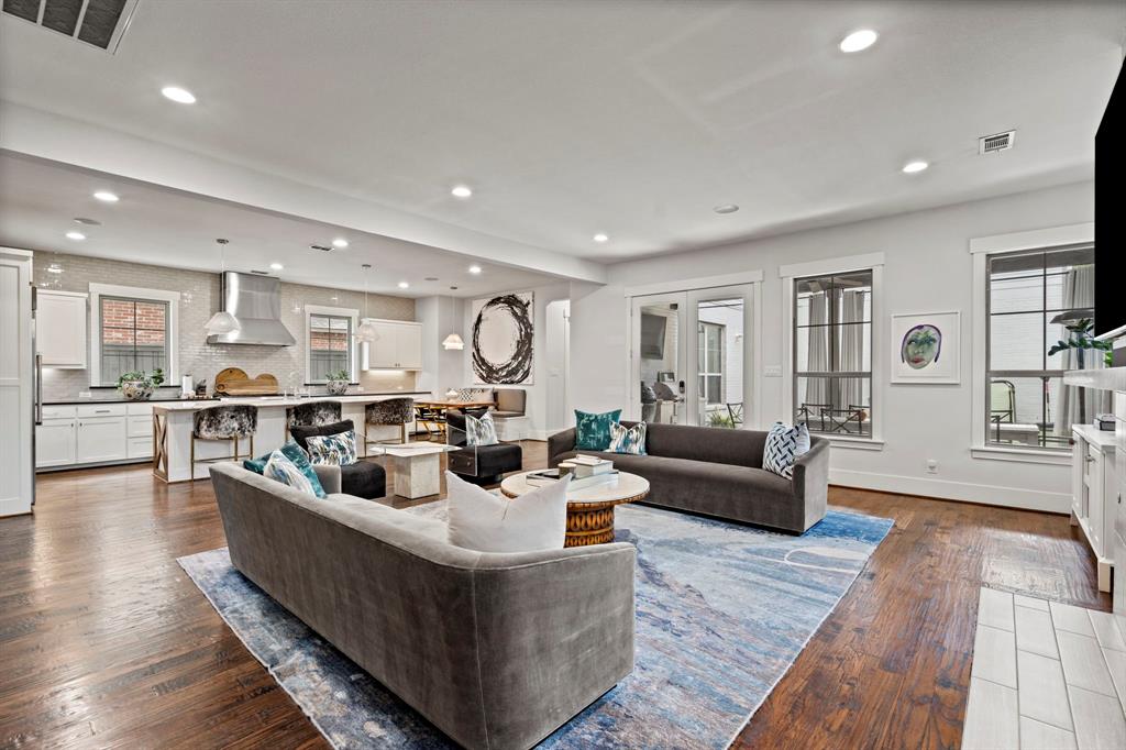 7102 Coronado Avenue