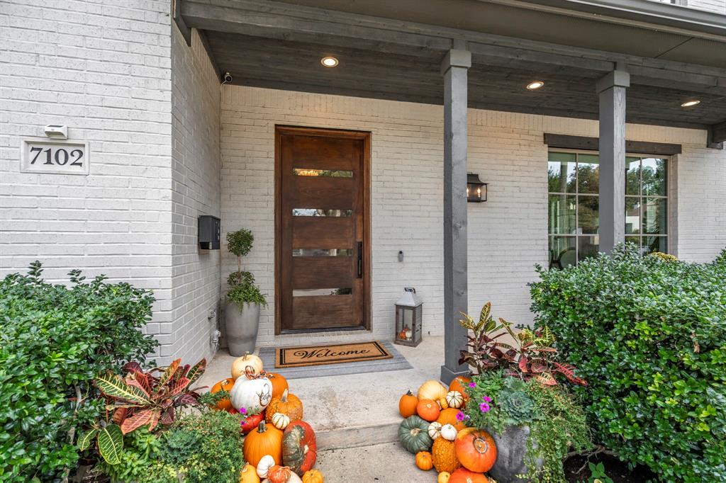 7102 Coronado Avenue