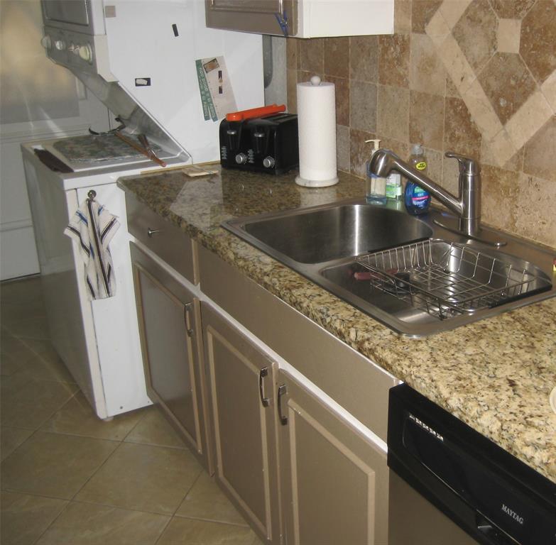 Fountain Royale Orleans W - Residential