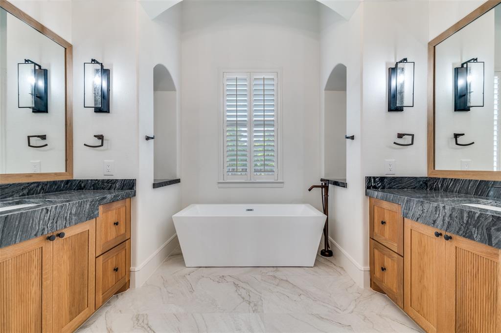 516 Heathland Crossing