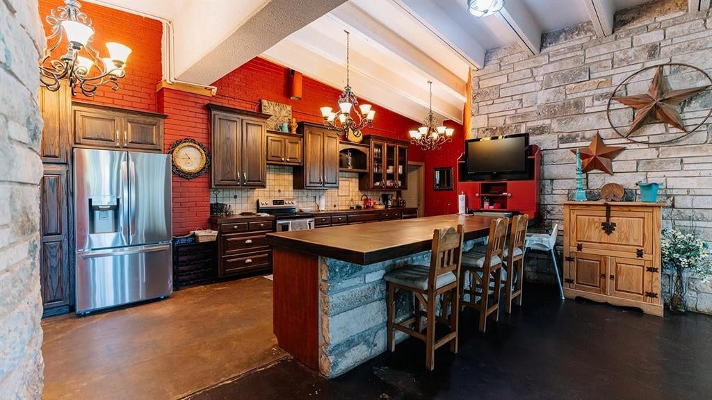 175 Tobacco Road