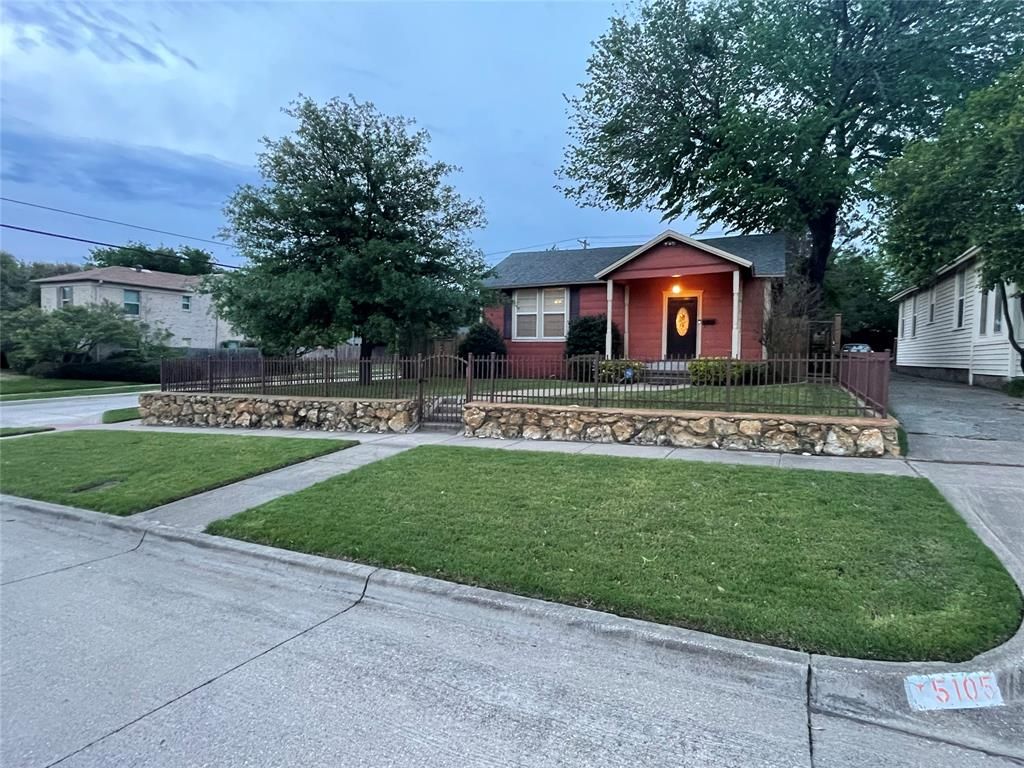 Photo of 5101 Birchman Avenue, Fort Worth, TX 76107 (MLS # 21235355)