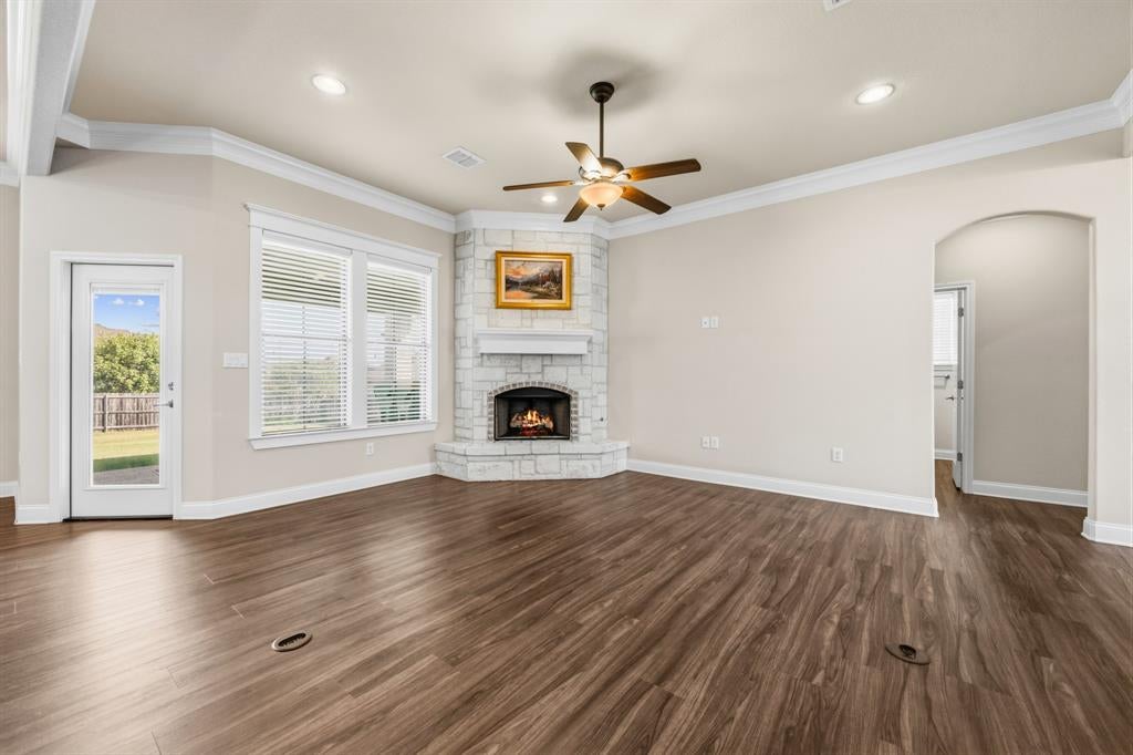 557 Perry Lane