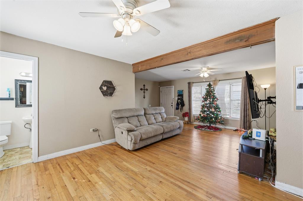 3808 Parkwood Street