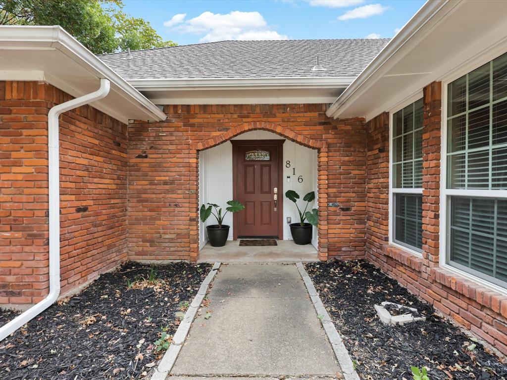 816 Autumn Lake Drive