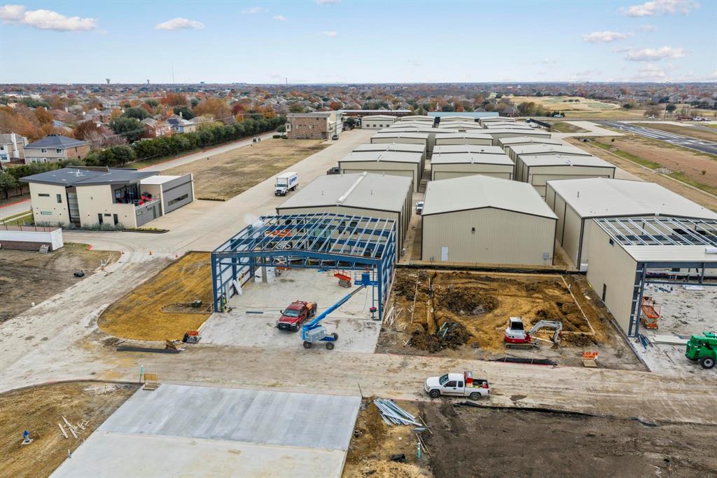 AERO COUNTRY EAST - Commercial Sale