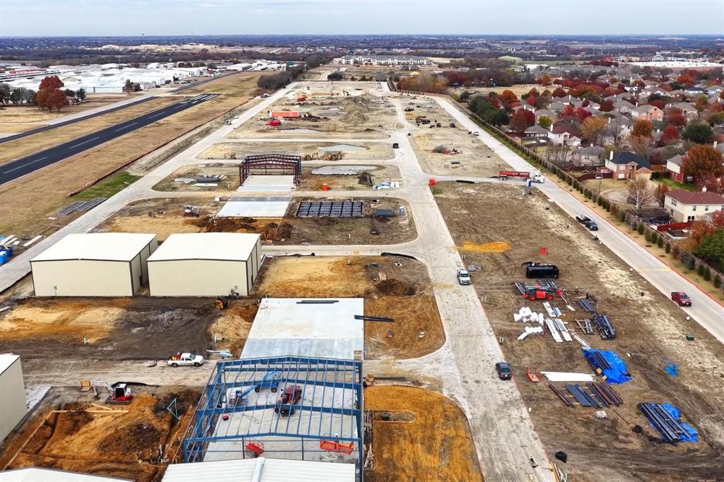 AERO COUNTRY EAST - Commercial Sale