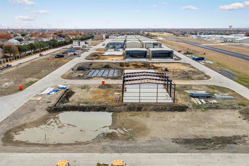 AERO COUNTRY EAST - Commercial Sale