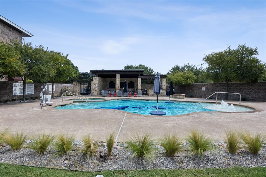 AERO COUNTRY EAST - Commercial Sale