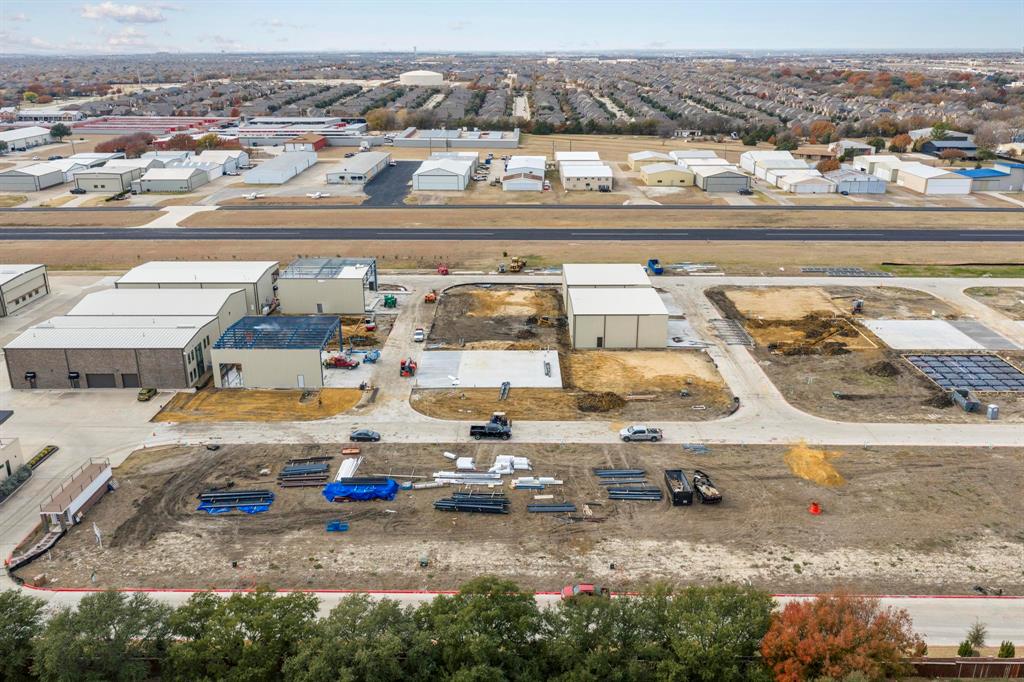 AERO COUNTRY EAST - Commercial Sale