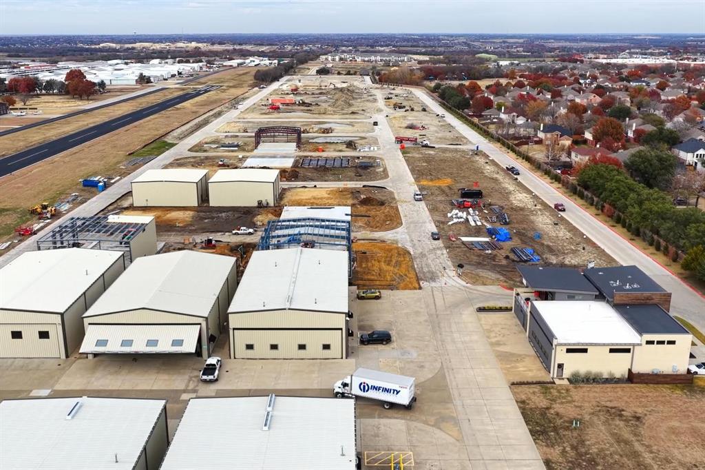 AERO COUNTRY EAST - Commercial Sale