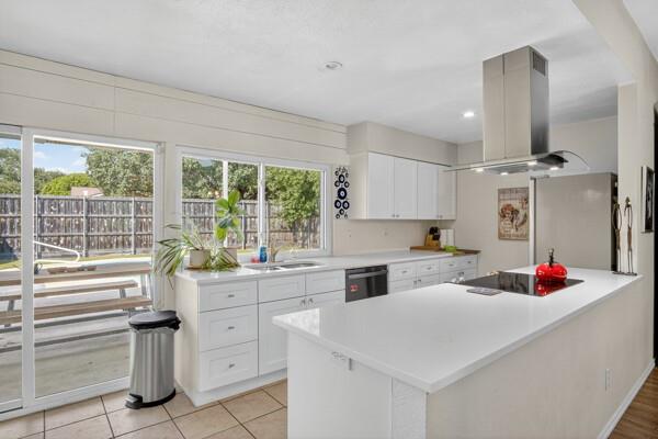 White Rock Village 02 - Residential