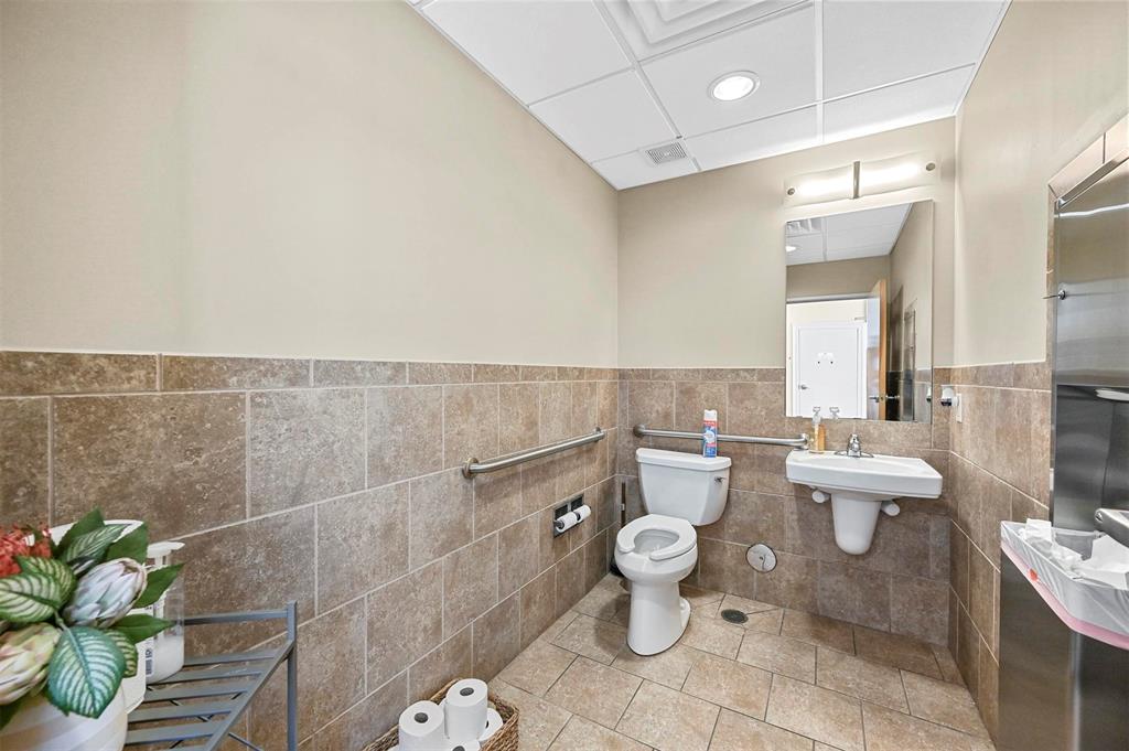 Lake Parks Add - Commercial Sale