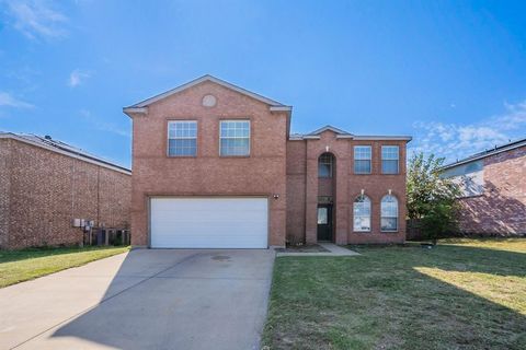 1129 Roundhouse Drive Saginaw TX 76131