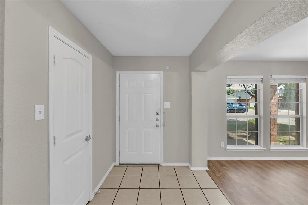 2325 Hummingbird Way