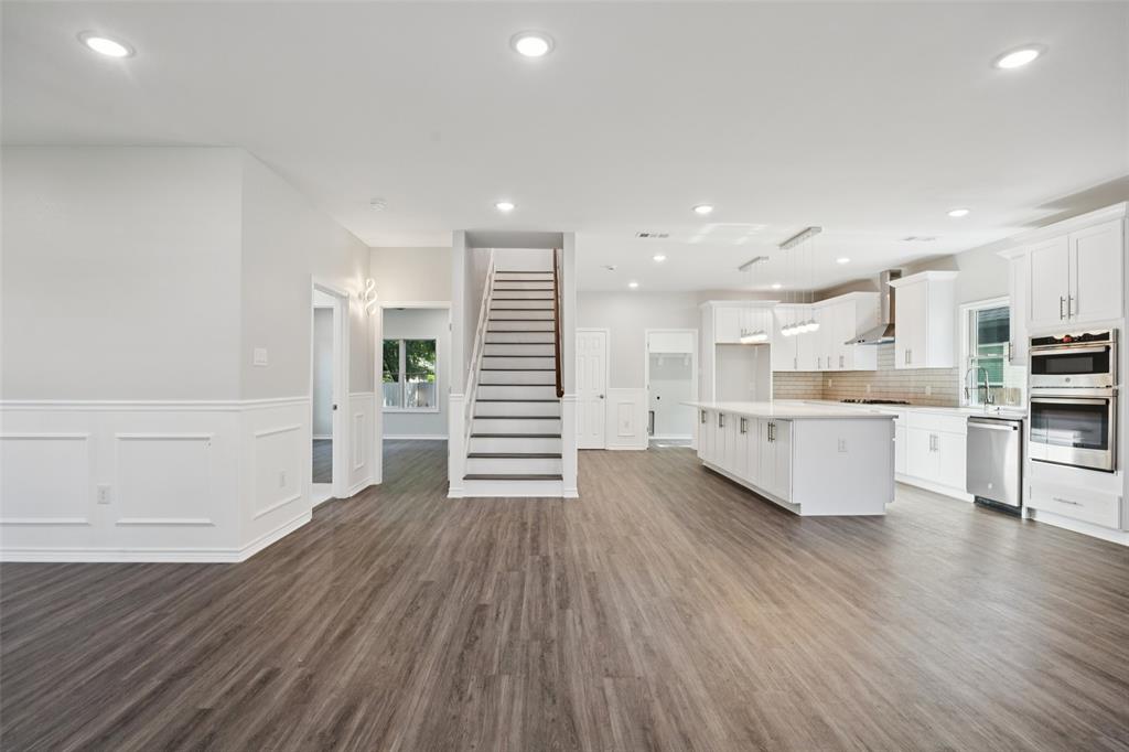 623 W Pembroke Avenue