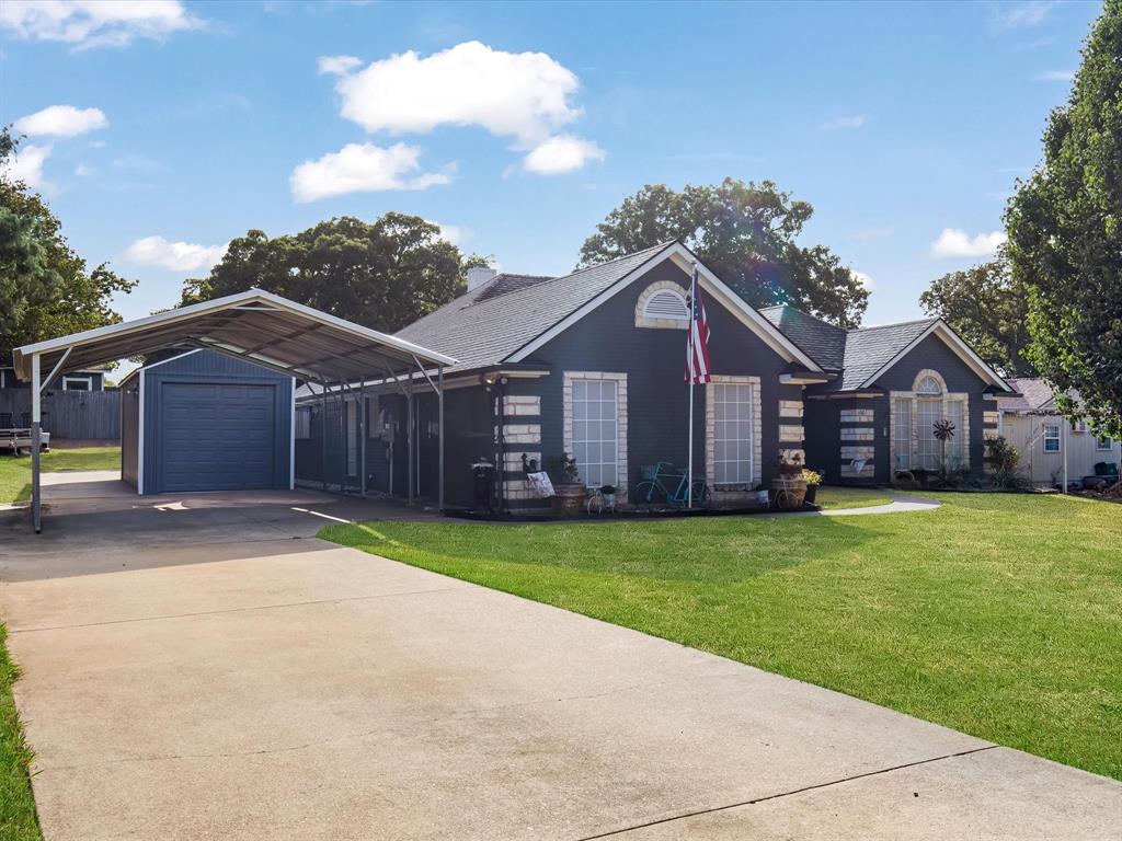 102 Oakwood Place