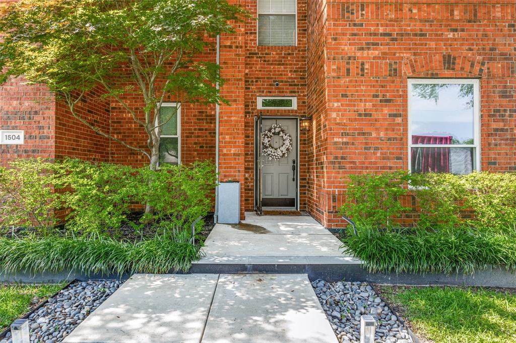 1504 Vista Bend Drive