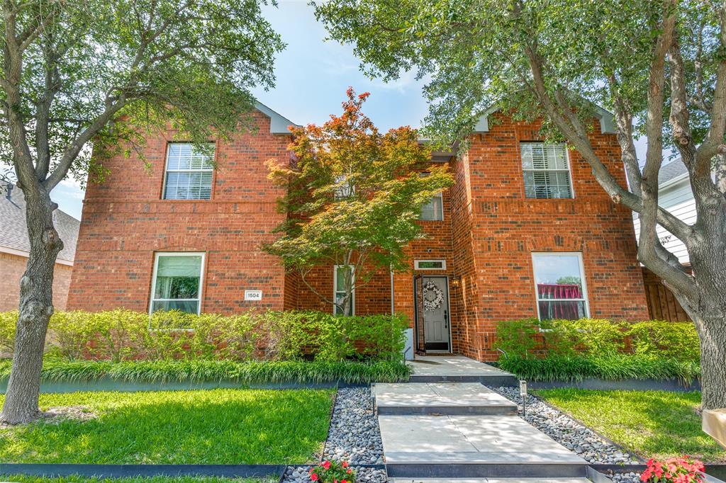 1504 Vista Bend Drive