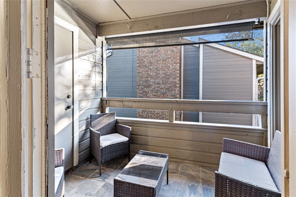 Chasewood Oaks Condo - Residential