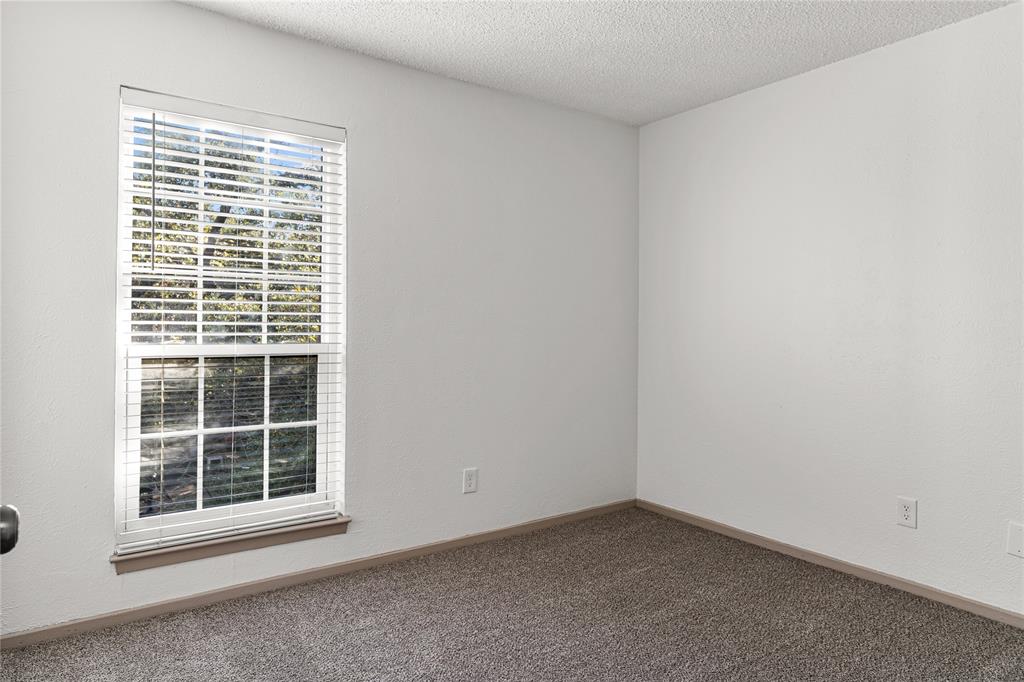 Chasewood Oaks Condo - Residential