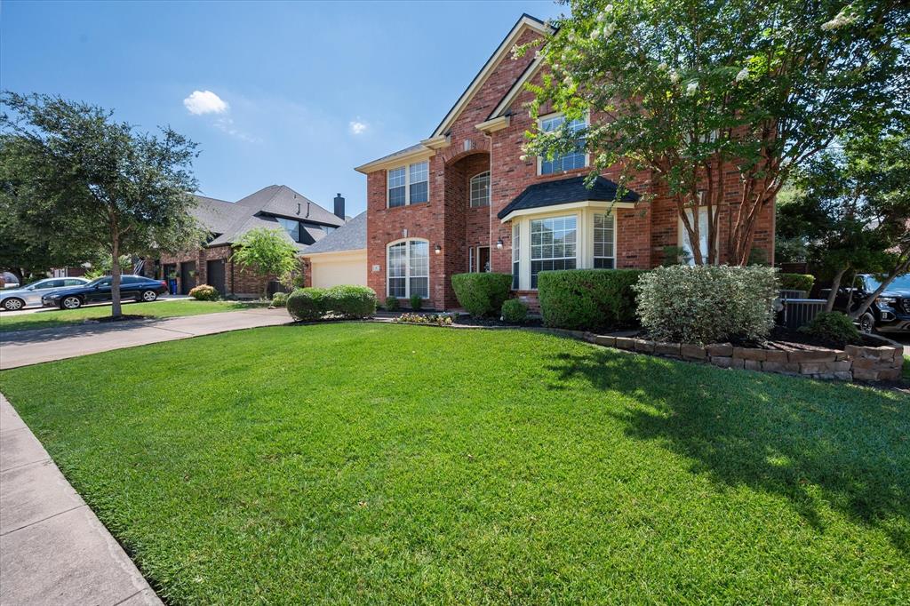 4 Lake Glen Court