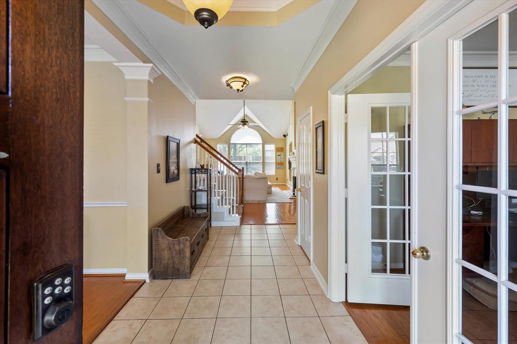 4 Lake Glen Court