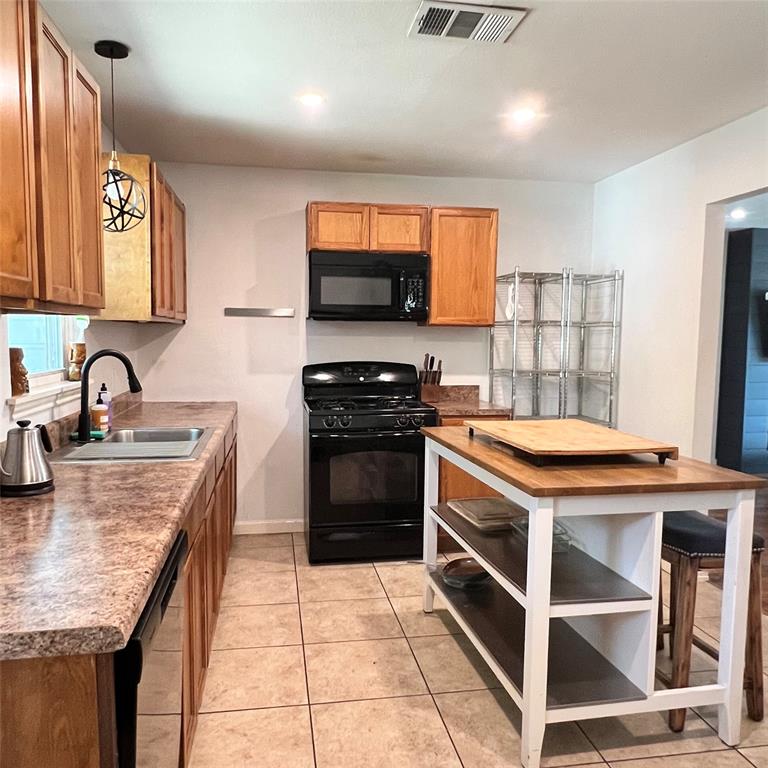 Roland Dale Annex - Residential Lease