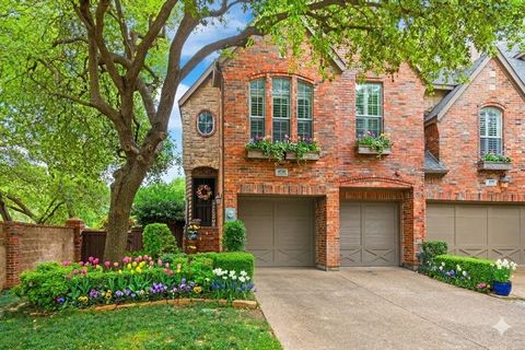Property photo of 4160 Towne Green Circle, Addison, TX 75001