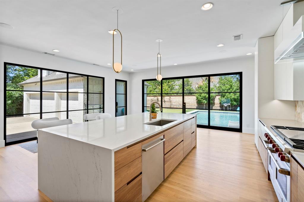 Jackson Heights 04 - Residential