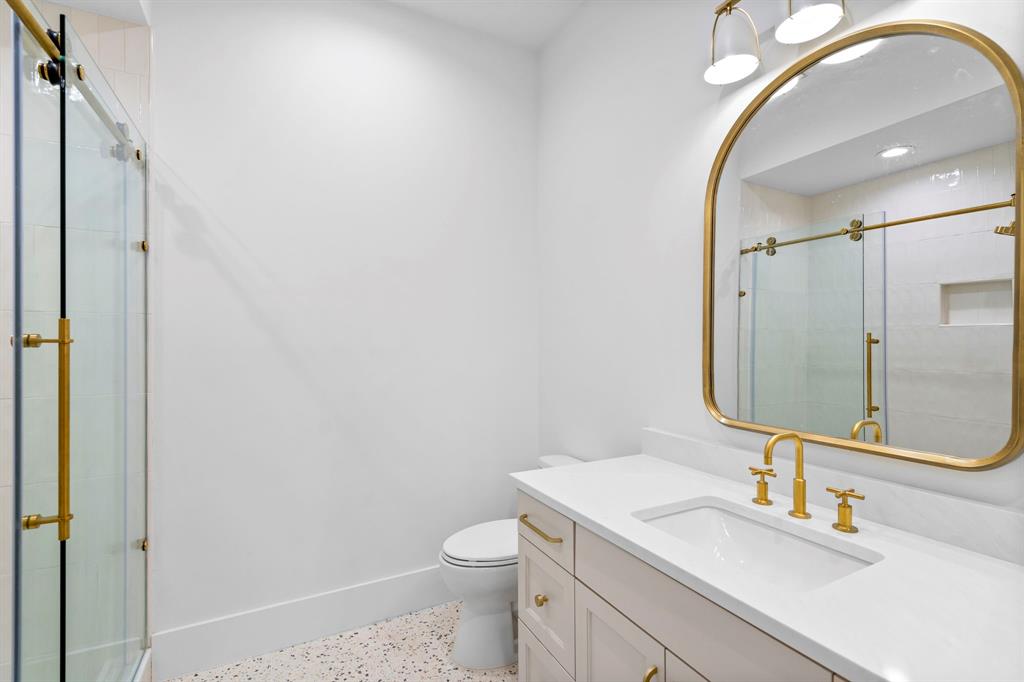 Jackson Heights 04 - Residential