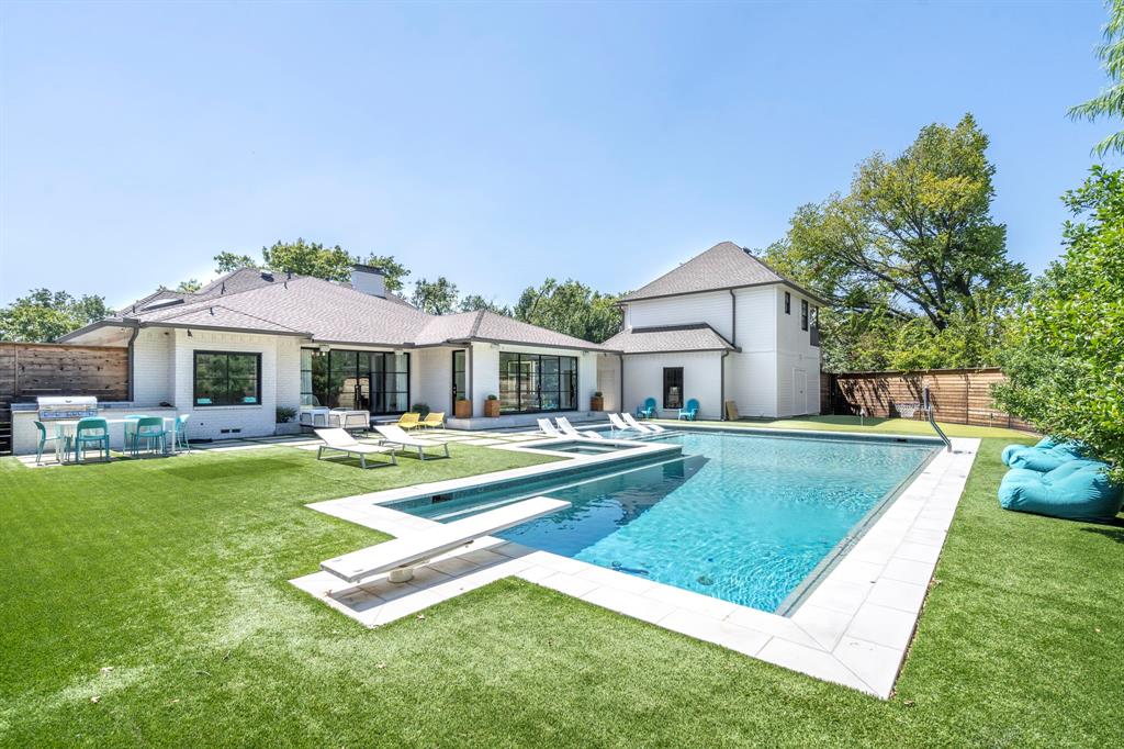 Jackson Heights 04 - Residential